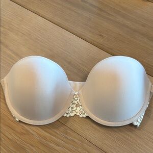 Wacoal Cream Strapless Bra with Lace Detail
